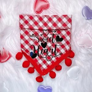 Sweet heart Valentine’s Day pet bandana (Bandana for CATS or DOGS)